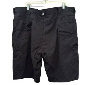 Mens 46 Black Nylon/Spandex Cargo Shorts With Zip Pockets